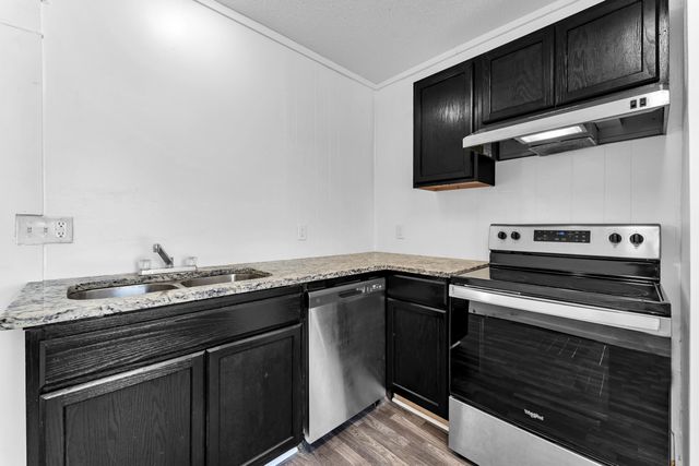 2009 N Park Avenue, Springfield, MO 65803