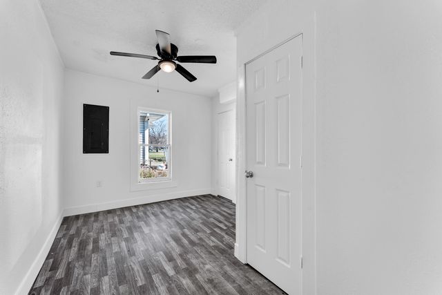 2009 N Park Avenue, Springfield, MO 65803