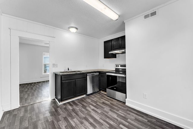 2009 N Park Avenue, Springfield, MO 65803