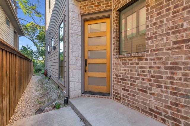 2339 Hondo Avenue, Dallas, TX 75219