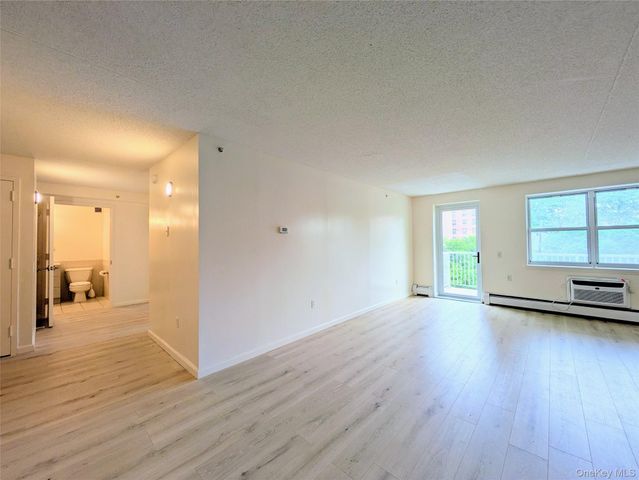221 Beach 80th Street 3D, Rockaway Beach, NY 11693