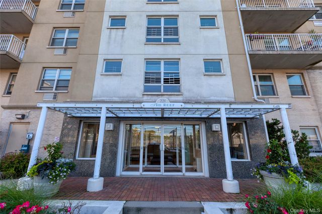 221 Beach 80th Street 3D, Rockaway Beach, NY 11693