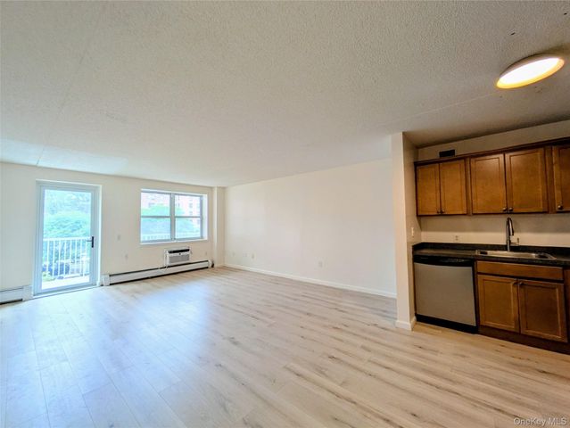 221 Beach 80th Street 3D, Rockaway Beach, NY 11693