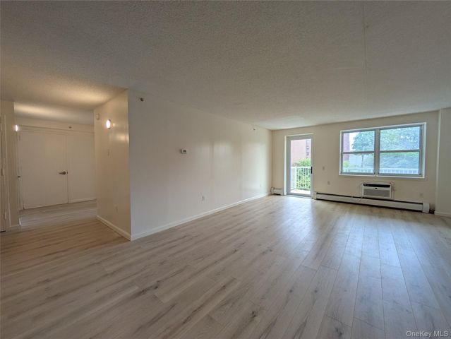 221 Beach 80th Street 3D, Rockaway Beach, NY 11693