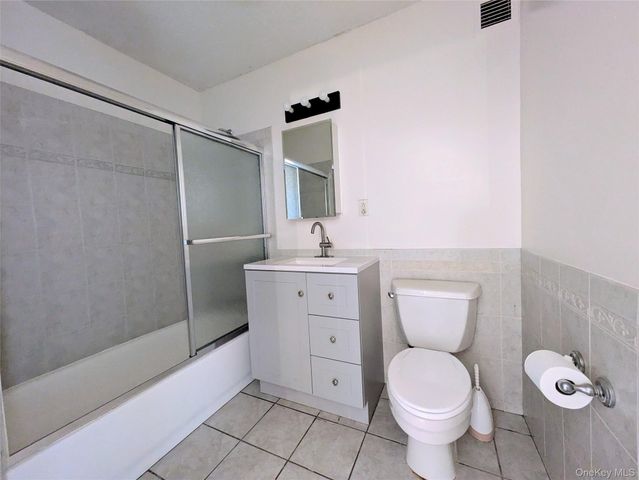 221 Beach 80th Street 3D, Rockaway Beach, NY 11693
