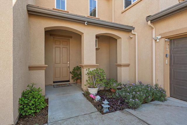 1402 Turnbridge Way, Plumas Lake, CA 95961