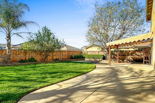 1402 Turnbridge Way, Plumas Lake, CA 95961