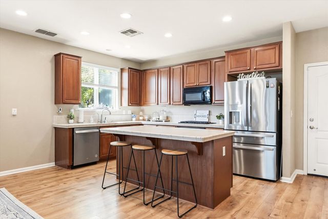 1402 Turnbridge Way, Plumas Lake, CA 95961