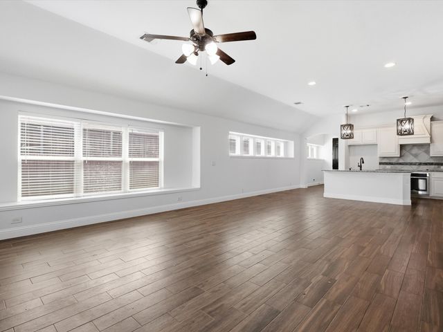 8113 Spitfire Trail, Aubrey, TX 76227