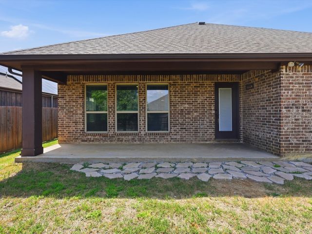 8113 Spitfire Trail, Aubrey, TX 76227