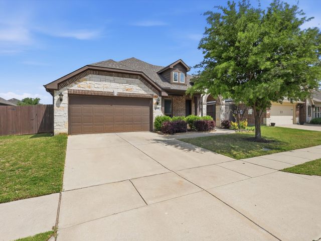 8113 Spitfire Trail, Aubrey, TX 76227