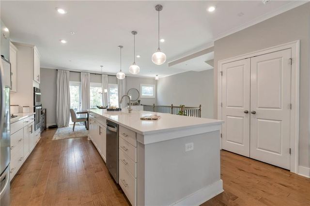564 Ember Lane NW, Atlanta, GA 30318