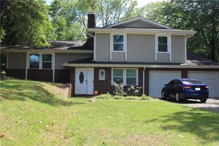 2820 Lansdowne Drive, Winston-salem, NC 27103