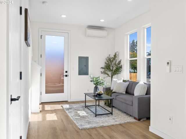 2519 Ne Killingsworth St 1, Portland, OR 97211