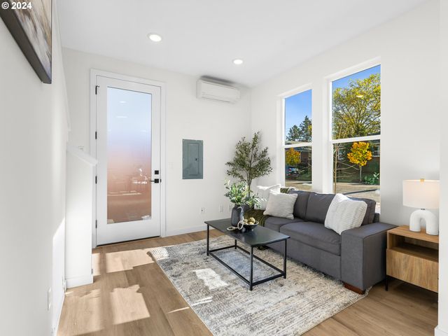 2519 Ne Killingsworth St 1, Portland, OR 97211