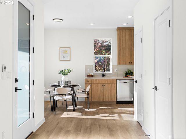 2519 Ne Killingsworth St 1, Portland, OR 97211