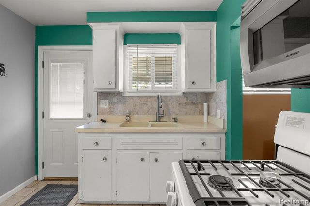 29014 Block Street, Garden City, MI 48135