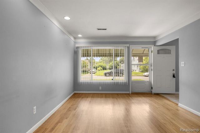 29014 Block Street, Garden City, MI 48135