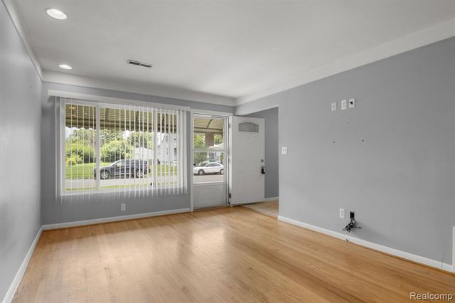 29014 Block Street, Garden City, MI 48135