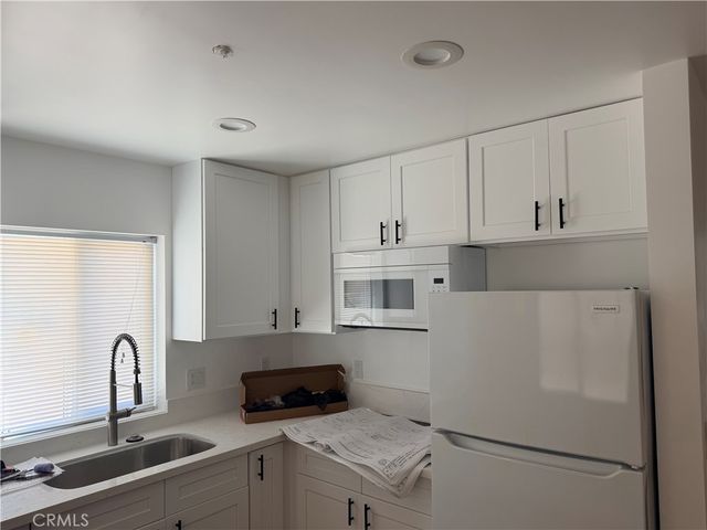 988 Valencia 6, Costa Mesa, CA 92626