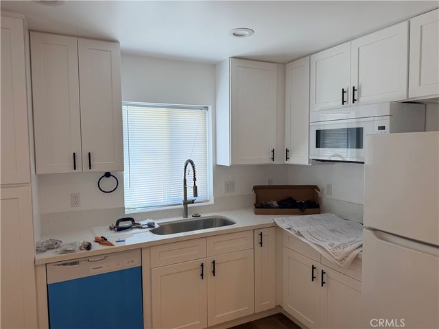 988 Valencia 6, Costa Mesa, CA 92626