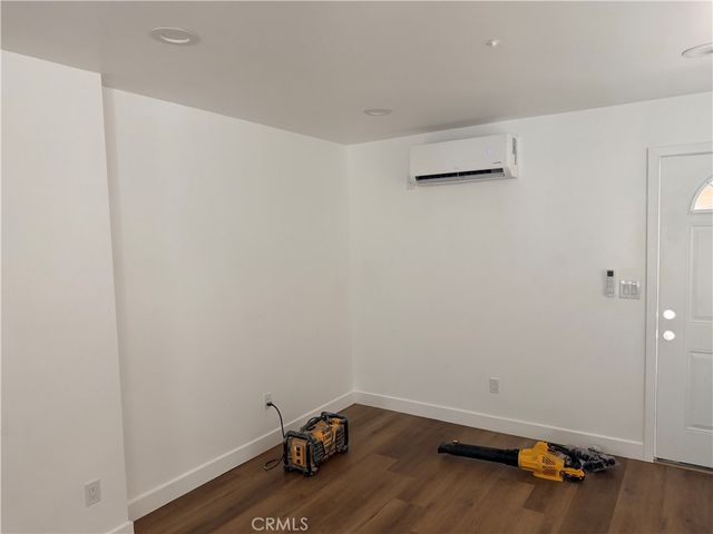 988 Valencia 6, Costa Mesa, CA 92626