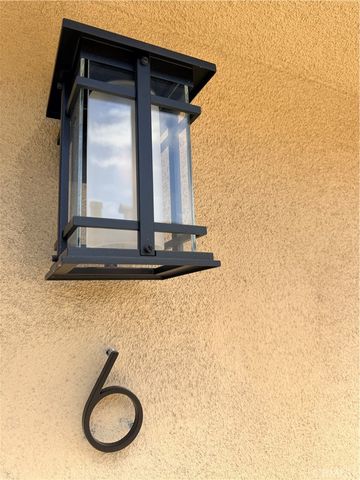988 Valencia 6, Costa Mesa, CA 92626