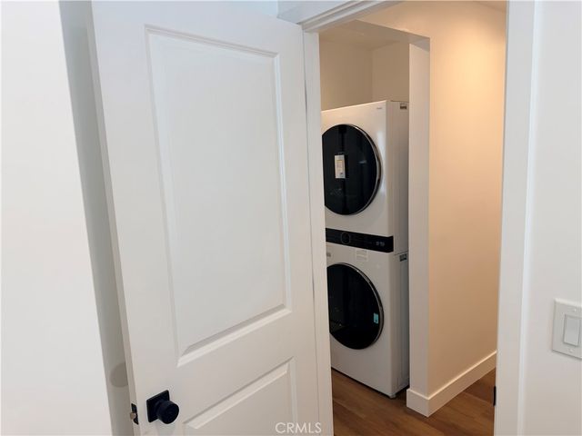 988 Valencia 6, Costa Mesa, CA 92626