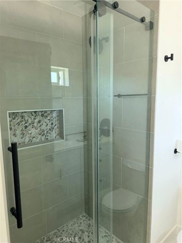 988 Valencia 6, Costa Mesa, CA 92626