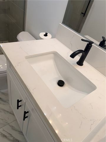988 Valencia 6, Costa Mesa, CA 92626