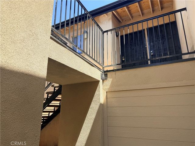988 Valencia 6, Costa Mesa, CA 92626