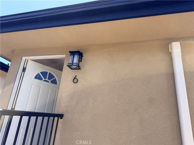 988 Valencia 6, Costa Mesa, CA 92626