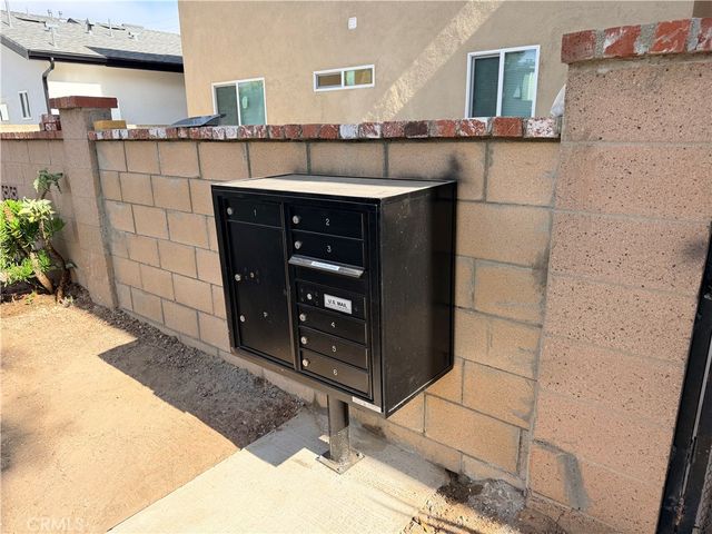 988 Valencia 6, Costa Mesa, CA 92626