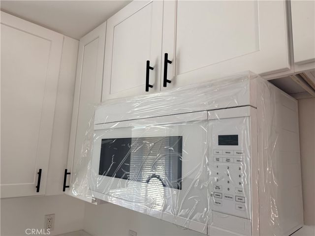 988 Valencia 6, Costa Mesa, CA 92626