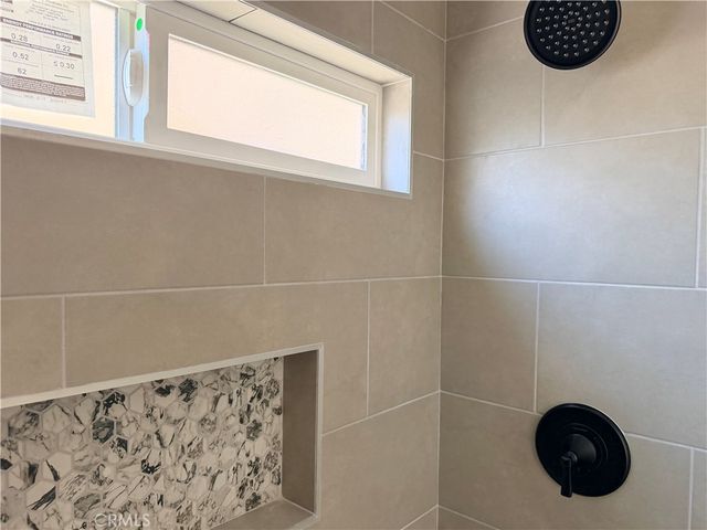 988 Valencia 6, Costa Mesa, CA 92626