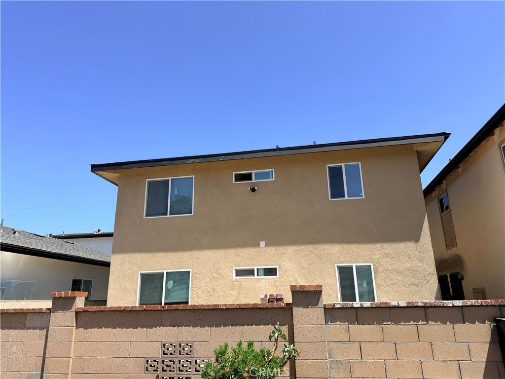 988 Valencia 6, Costa Mesa, CA 92626