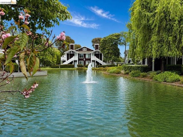 154 Marina Lakes DR, Richmond, CA 94804