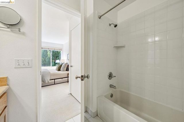 154 Marina Lakes DR, Richmond, CA 94804