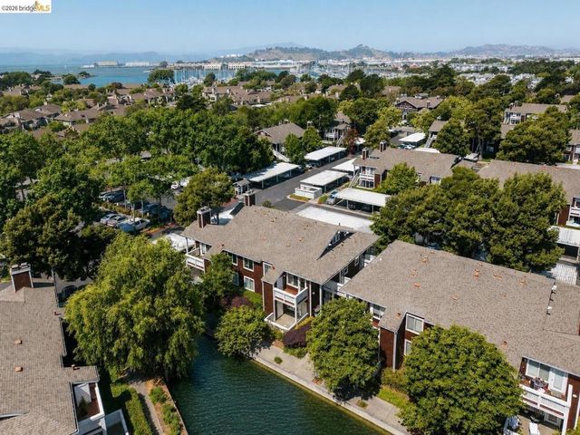 154 Marina Lakes DR, Richmond, CA 94804