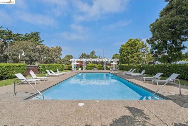 154 Marina Lakes DR, Richmond, CA 94804