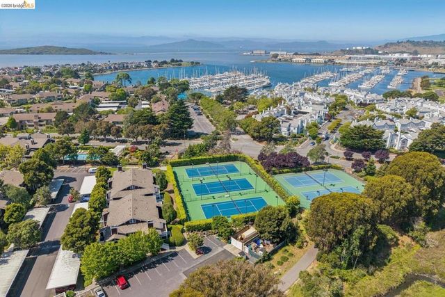 154 Marina Lakes DR, Richmond, CA 94804