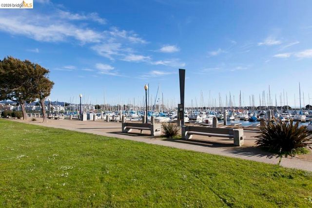 154 Marina Lakes DR, Richmond, CA 94804
