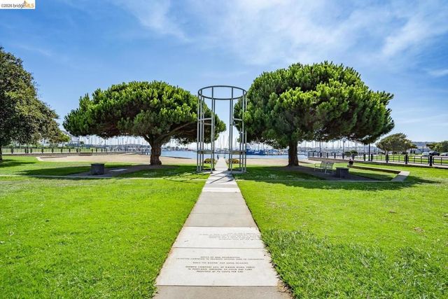 154 Marina Lakes DR, Richmond, CA 94804
