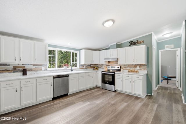 7124 Trucking Lane NE, Leland, NC 28451