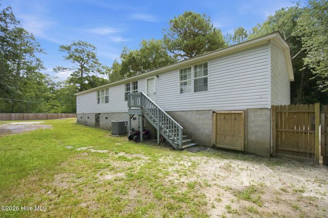 7124 Trucking Lane NE, Leland, NC 28451