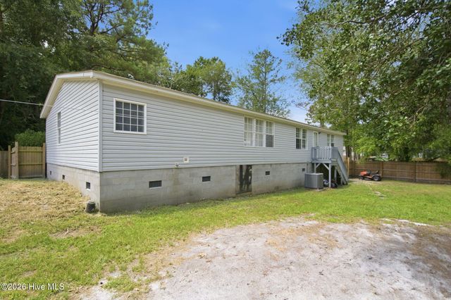 7124 Trucking Lane NE, Leland, NC 28451