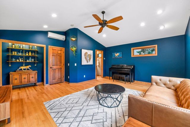 11620 40th Avenue N, Plymouth, MN 55441