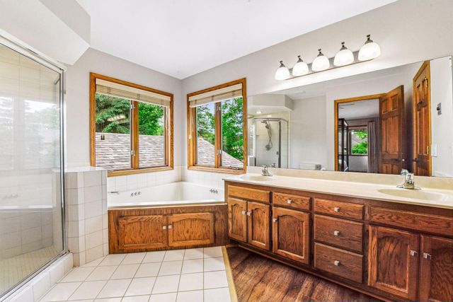 11620 40th Avenue N, Plymouth, MN 55441