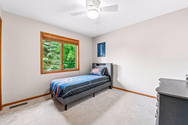 11620 40th Avenue N, Plymouth, MN 55441