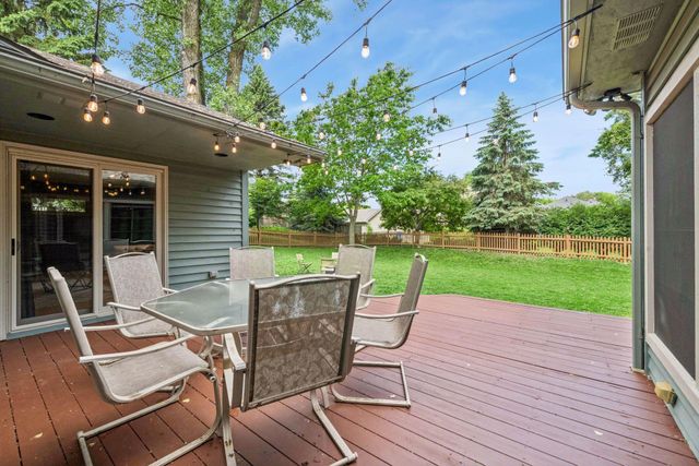 11620 40th Avenue N, Plymouth, MN 55441